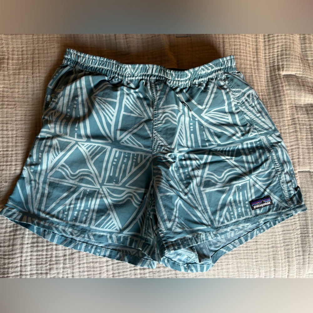Patagonia Baggies w/ cute blue print!
